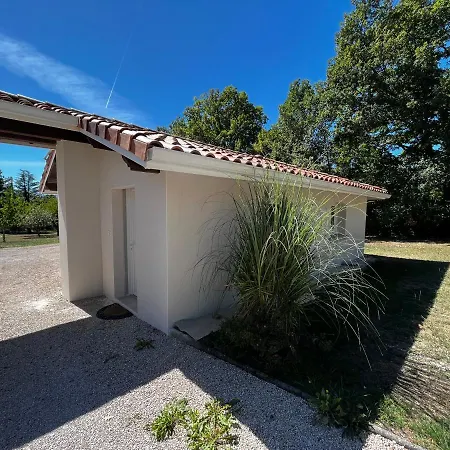 Penzion Maison Independante 42m2. Calme Et Verdure :) 3*