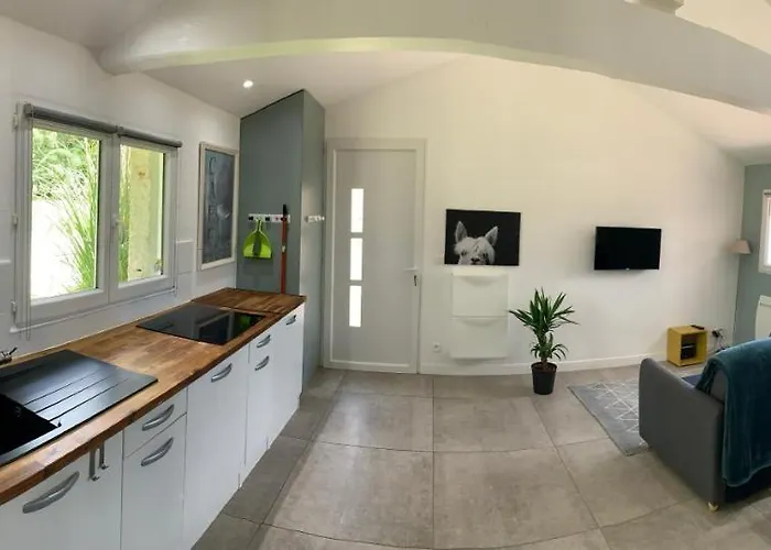 Maison Independante 42m2. Calme Et Verdure :) 게스트하우스 Landorthe